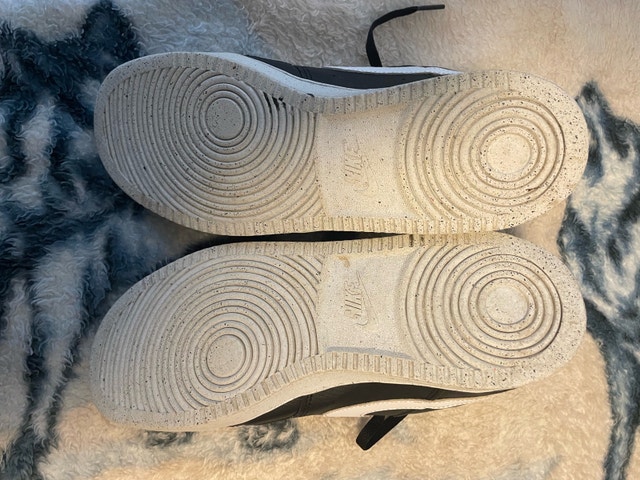 Nikes Low Top Shoes - photo 3