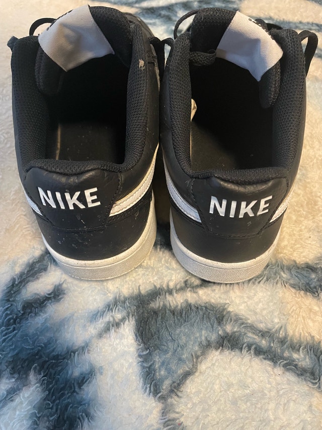 Nikes Low Top Shoes - photo 4