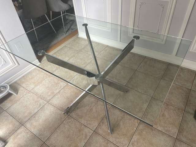 Modern Glass-Top Dining Table - Sleek Metal Base - photo 2