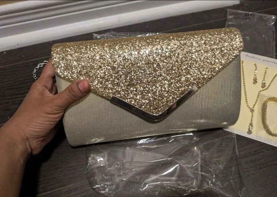Brand new gold glittery party bag with jewelry combo (firm price - photo 5