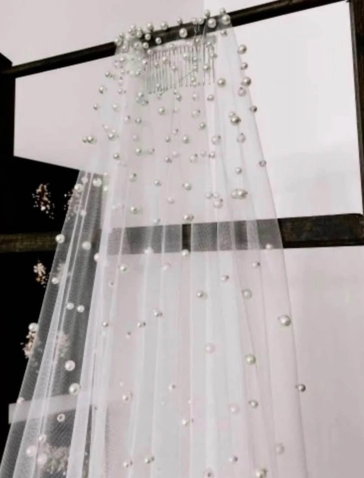 Soft white Pearl Fingertip Veil - photo 3