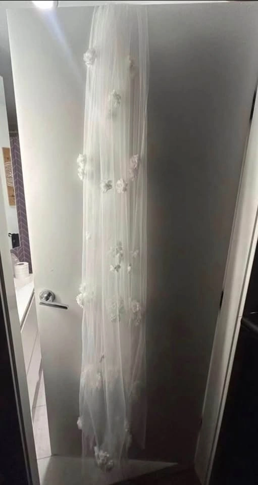 Chiffon Flower Floor Length Veil Soft White - photo 2