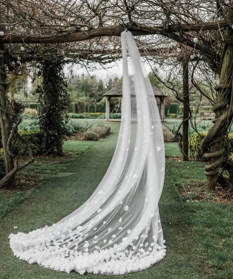 Chiffon Floral Cathedral Veil - Soft White - photo 2