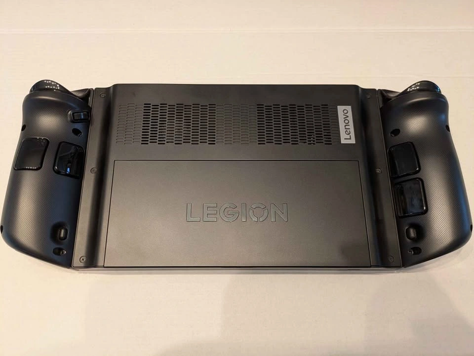 Lenovo Legion Go Gaming Console - photo 5