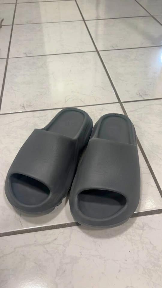 Adidas Yeezy Slides Slate Grey Size 10