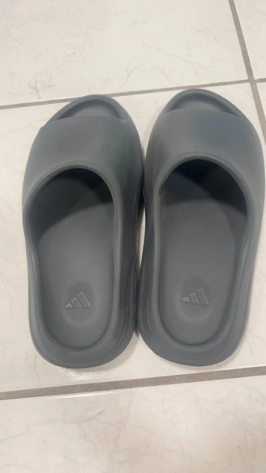Adidas Yeezy Slides Slate Grey Size 10 - photo 2
