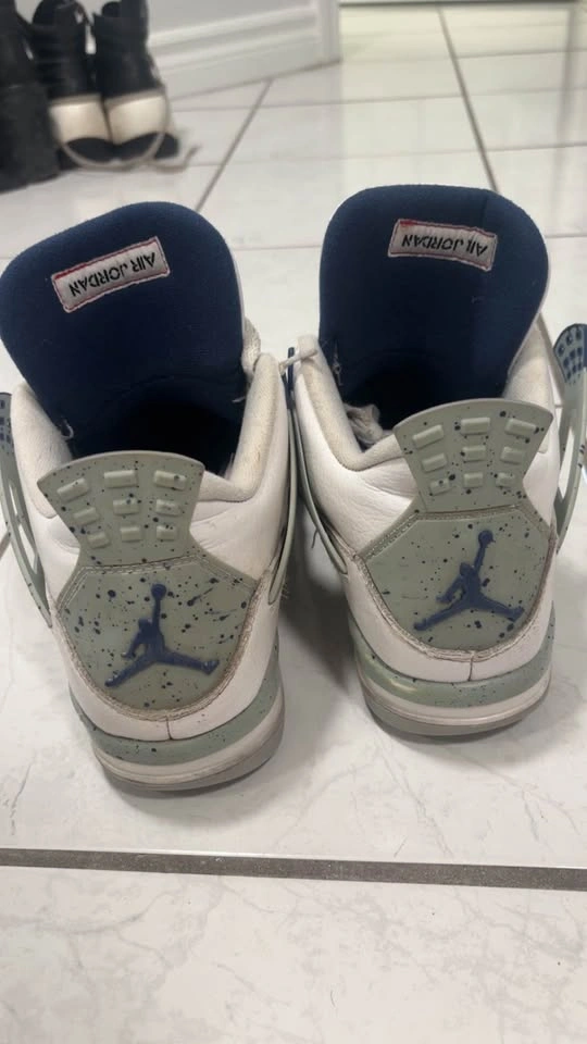 Jordan 4 (Authentic) - photo 3