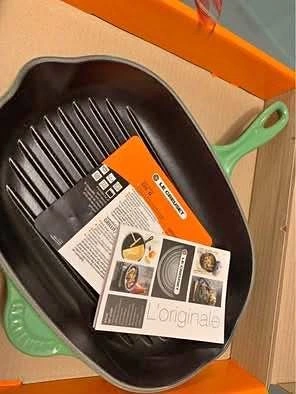 New Le Creuset Cast Iron Skillet/Grill