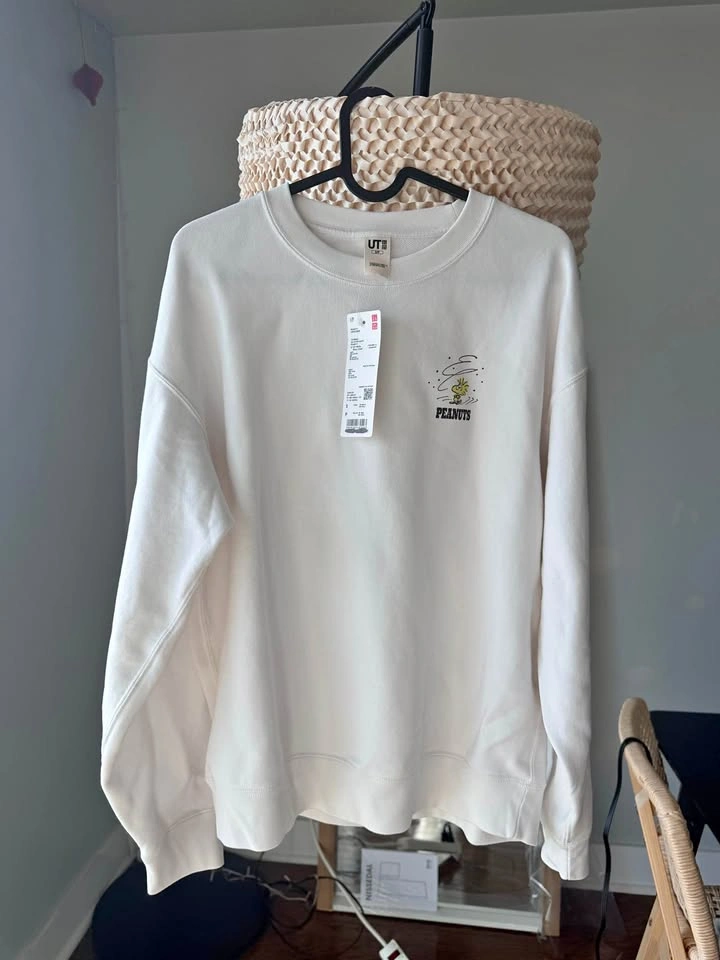 NEW Uniqlo Snoopy Sweater