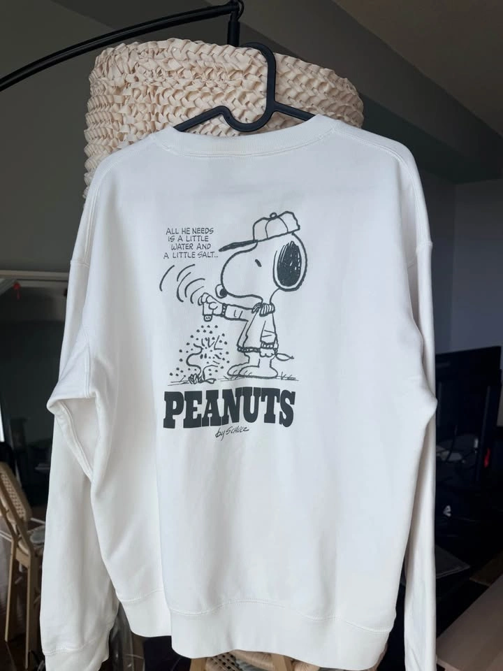 NEW Uniqlo Snoopy Sweater - photo 2