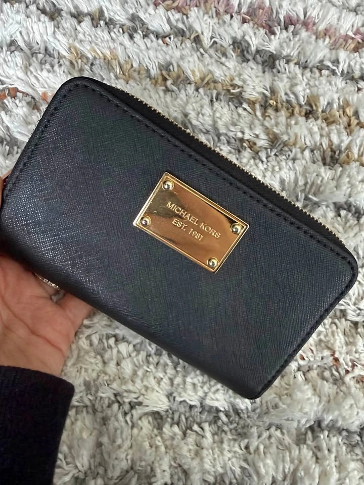Michael Kors Black Wallet - Gold Hardware