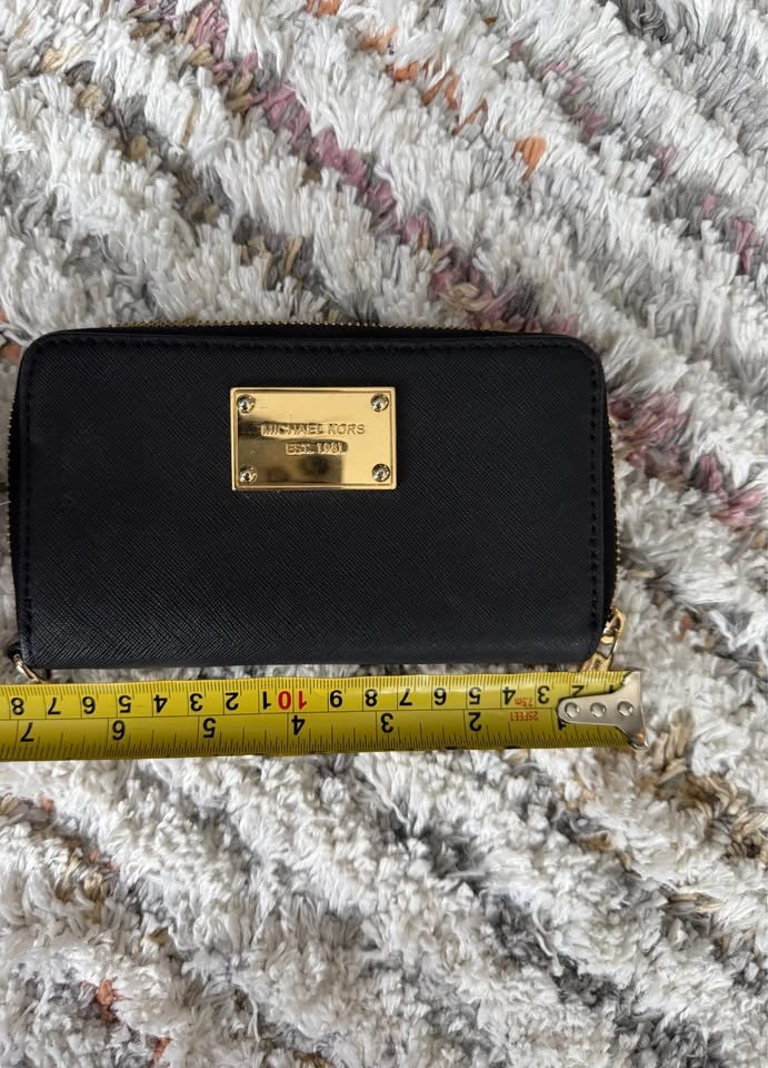 Michael Kors Black Wallet - Gold Hardware - photo 3