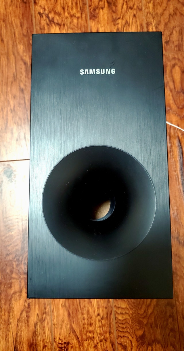 Samsung Soundbar & Subwoofer Combo - photo 3