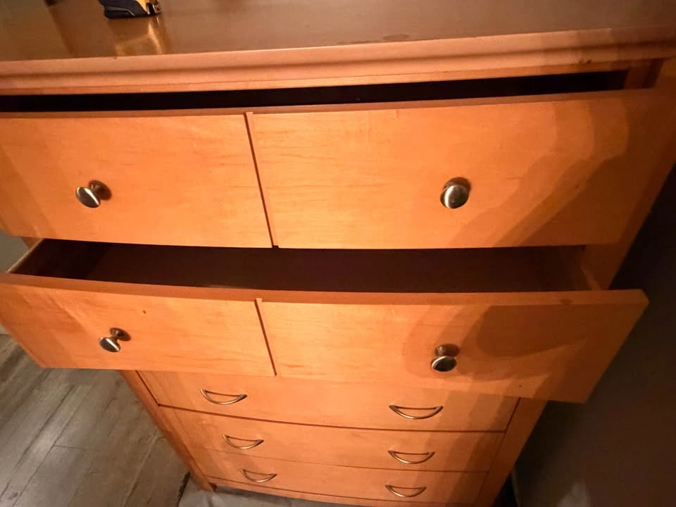 Large wooden dresser/ pair of dressers - photo 2