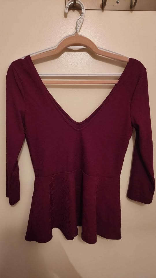 Dark pink/magenta peplum top (medium) - photo 2