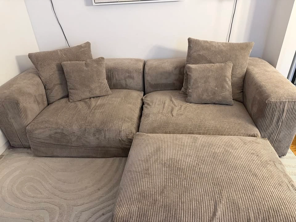 PICK UP ASAP 3 Piece Pristine Condition Couch - photo 2
