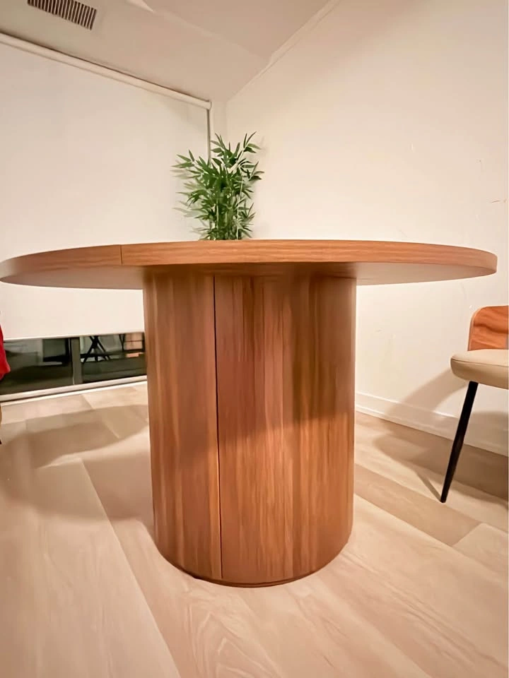 Round dining table new great condition - photo 2