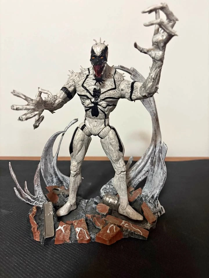 Marvel Spiderman Anti-Venom Classic Comic Action Figure