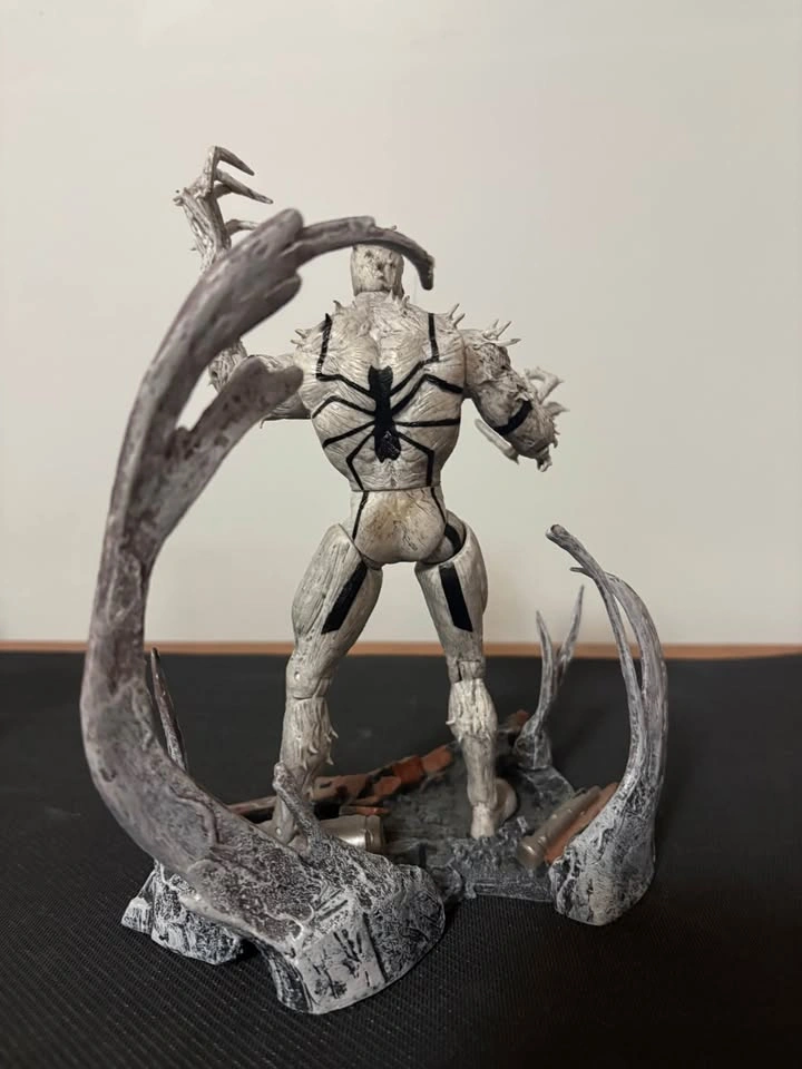 Marvel Spiderman Anti-Venom Classic Comic Action Figure - photo 2