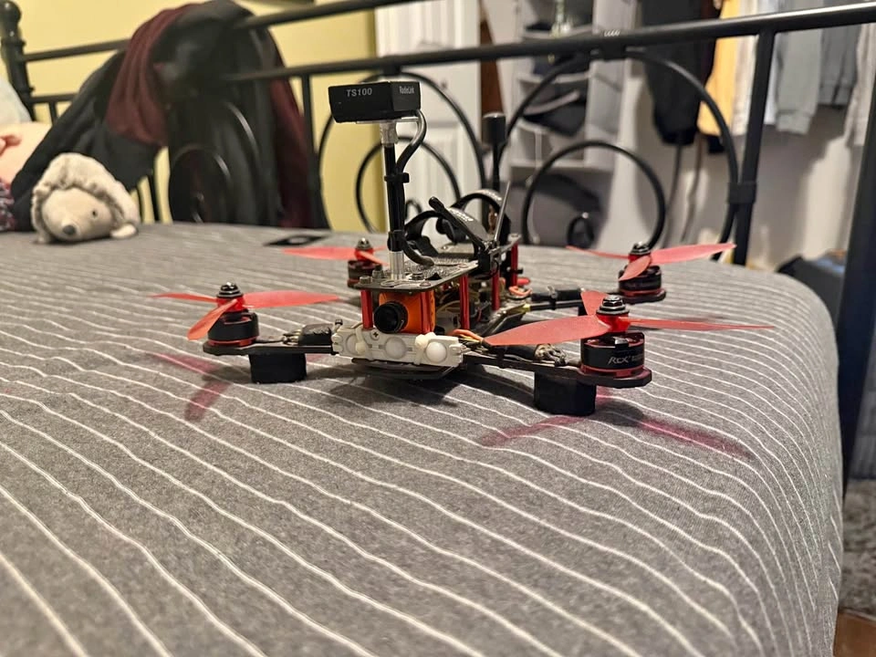 Fpv racing drone with gps
