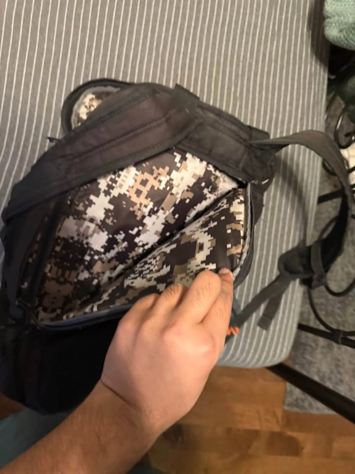 Well loved laptop bag from hp - photo 2
