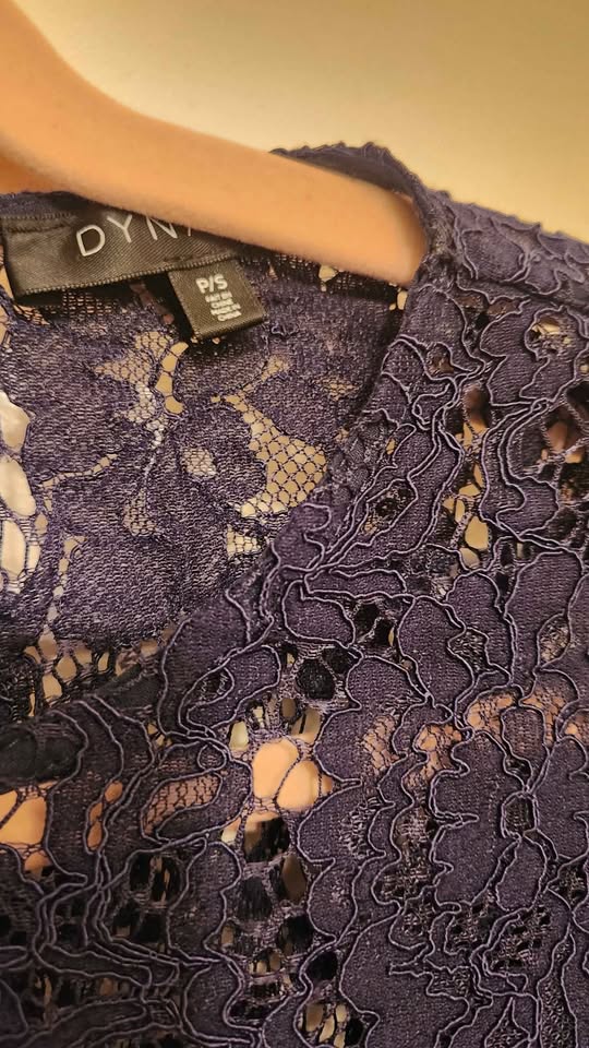 Navy blue lace dress with lining (small) - photo 3