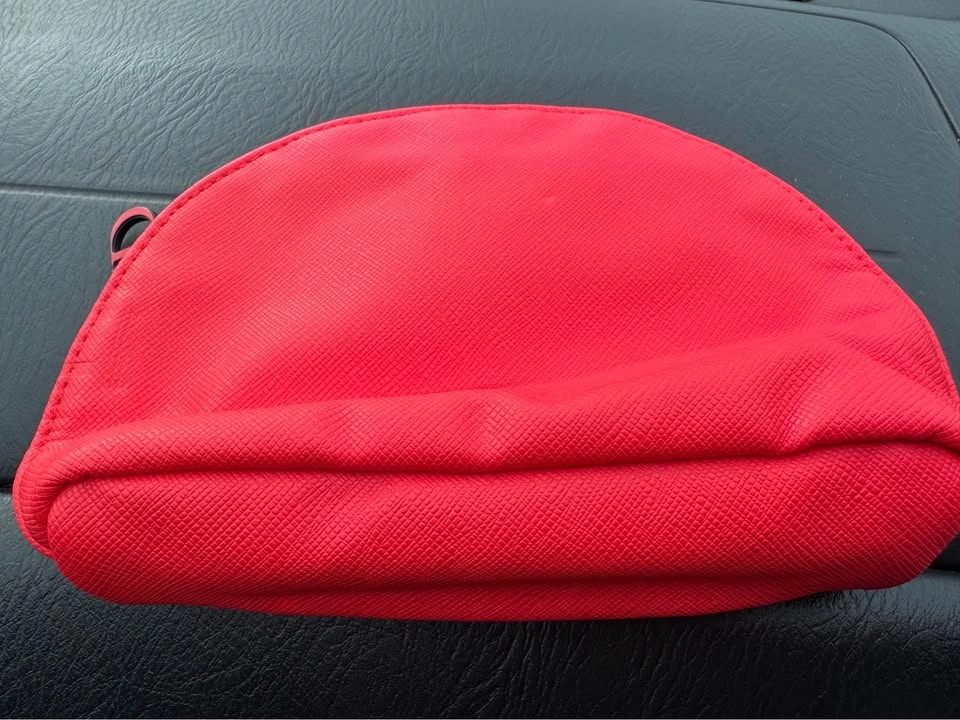 Travel Makeup Pouch - photo 2