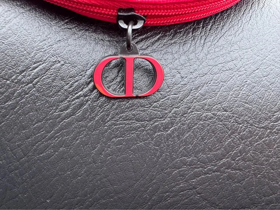 Travel Makeup Pouch - photo 3