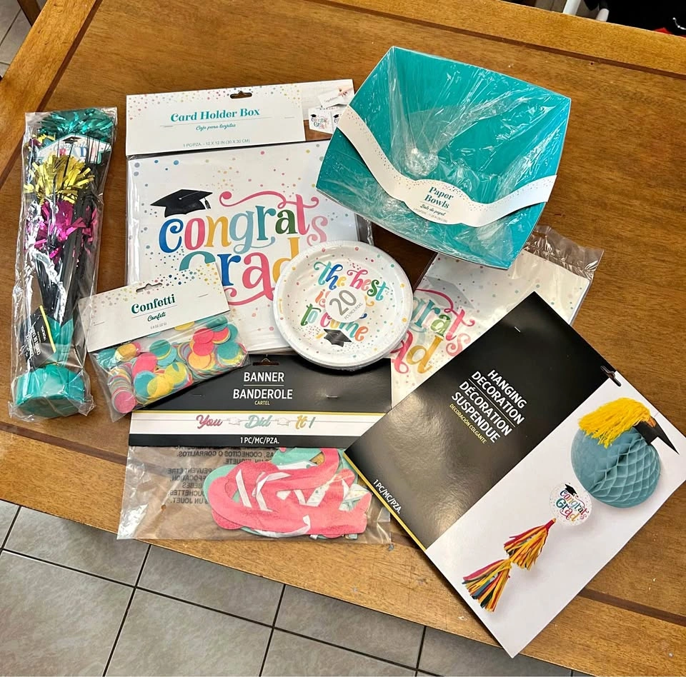 Graduation Decorations Bundle 🎓