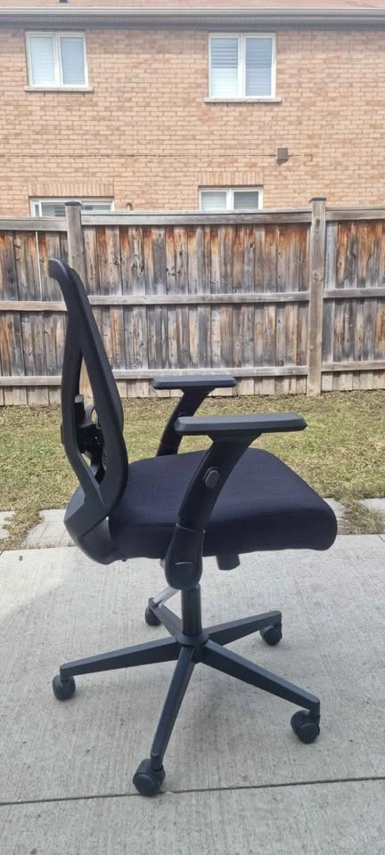 Black Mesh Ergonomic Office Chair - photo 2