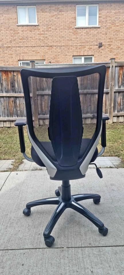 Black Mesh Back Office Chair