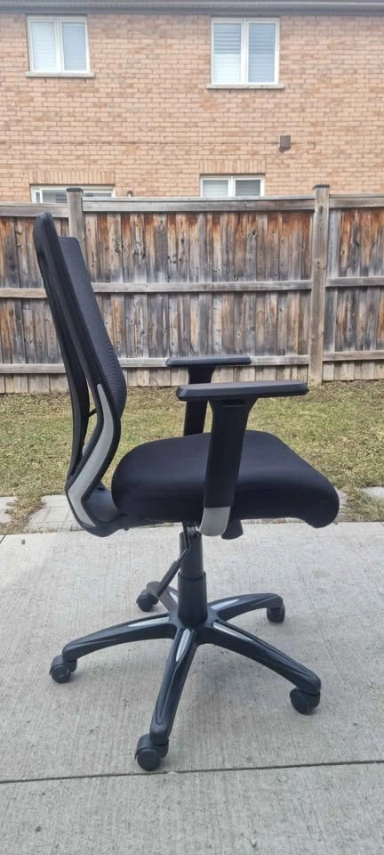 Black Mesh Back Office Chair - photo 2
