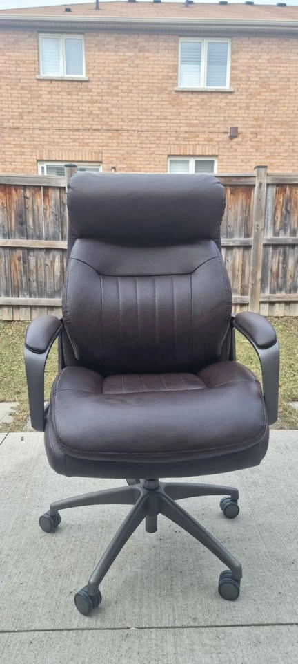Comfy Brown Executive Office Chair - photo 4