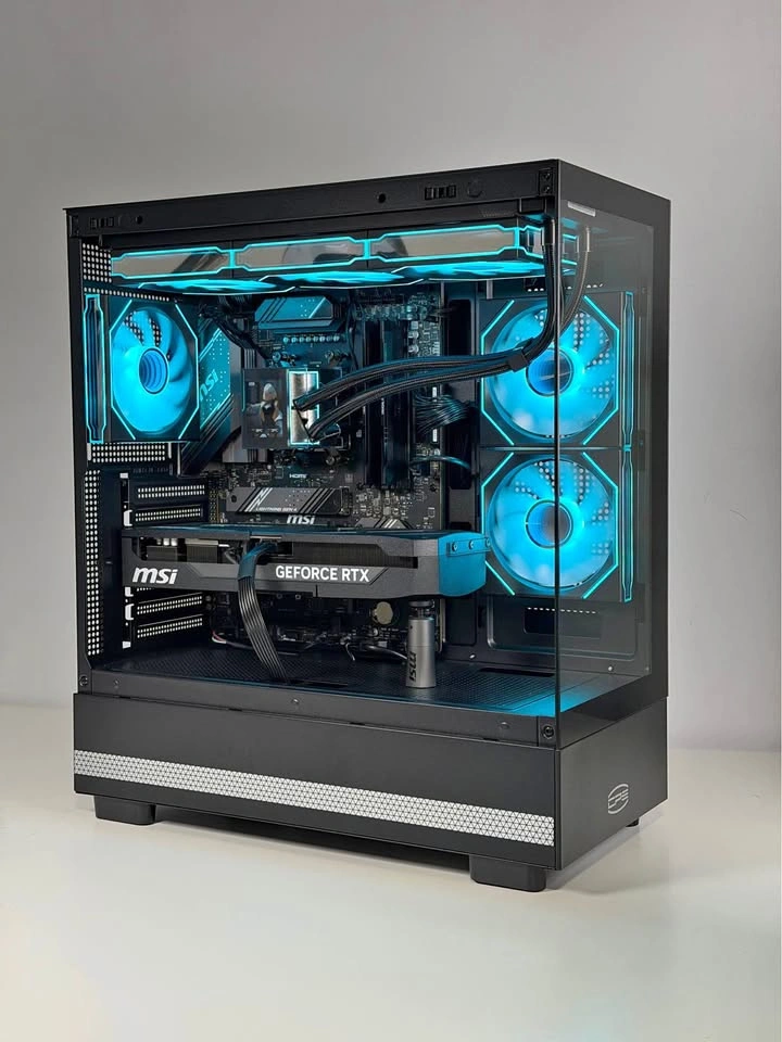 RTX 5070 TI | RYZEN 7 9700X | 32GB DDR5 | 2TB SSD GAMING PC