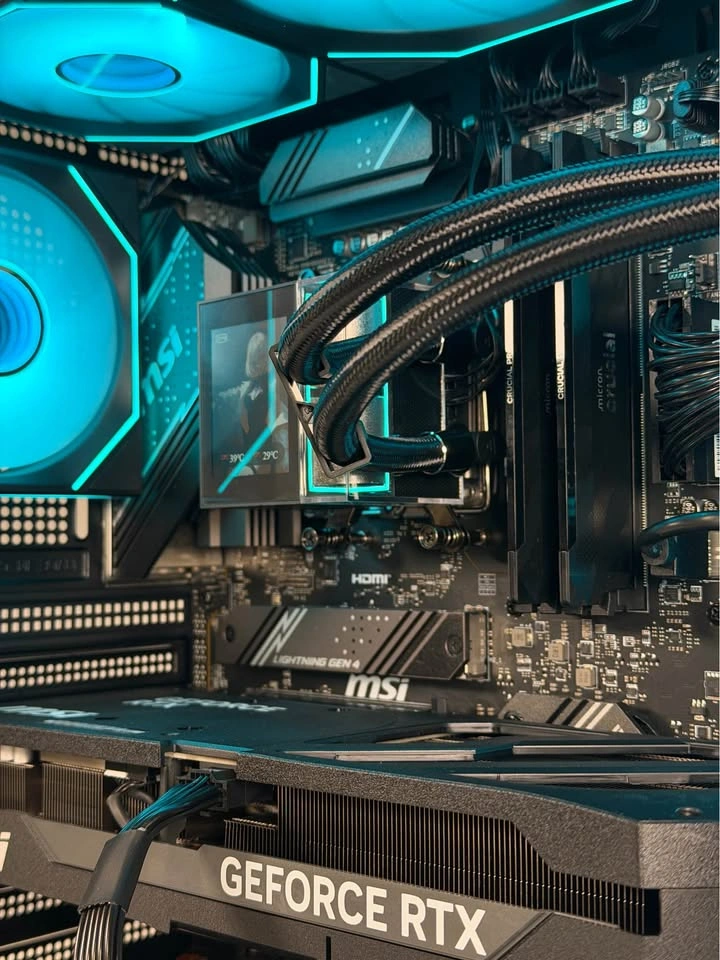 RTX 5070 TI | RYZEN 7 9700X | 32GB DDR5 | 2TB SSD GAMING PC - photo 3