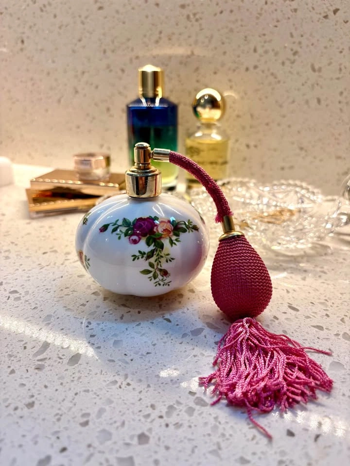 RARE Royal Albert Old Country Roses vintage perfume atomizer - photo 4
