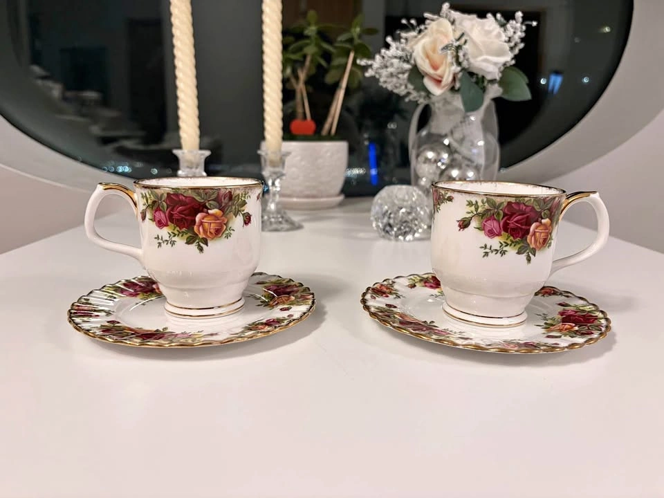 Royal Albert Old Country Roses Footed Mug