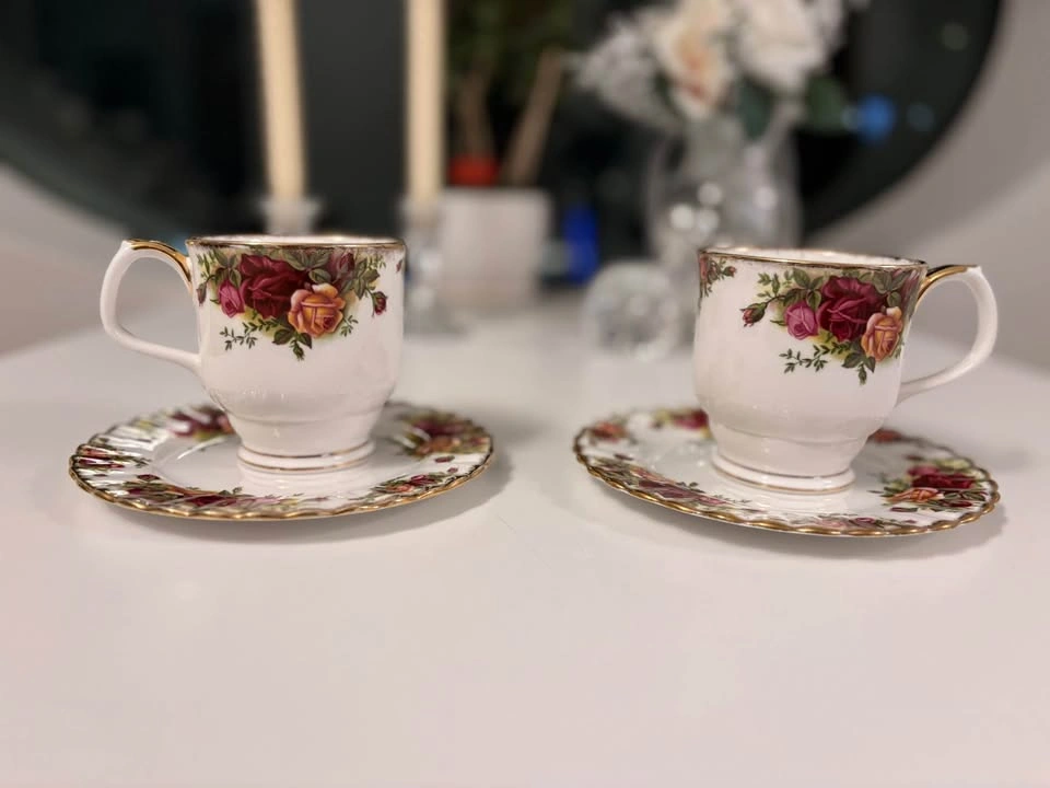 Royal Albert Old Country Roses Footed Mug - photo 2