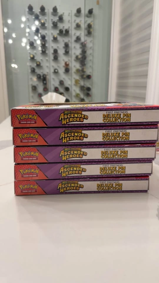 Ascended Heroes Deluxe Pin Collection - photo 2