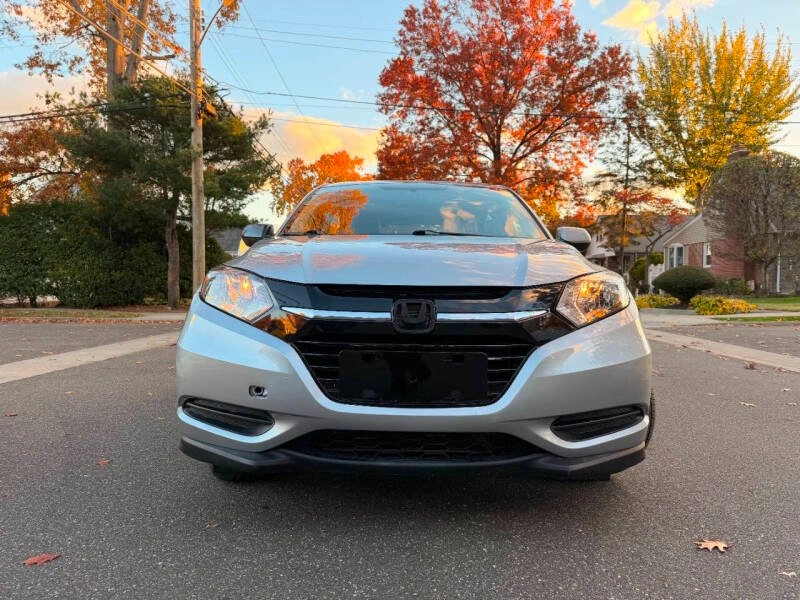 2017 Honda HR-V LX Sport Utility 4D - photo 2