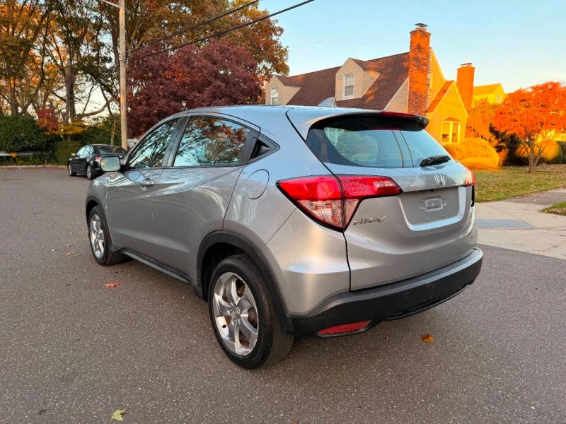 2017 Honda HR-V LX Sport Utility 4D - photo 5