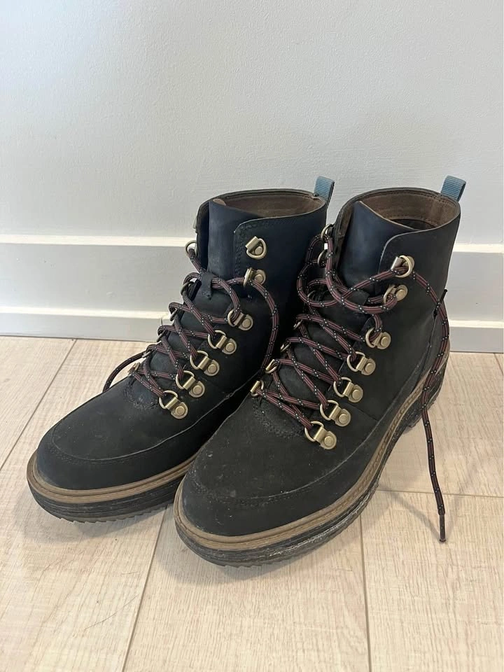 Teva Winter Boots Women Size 9