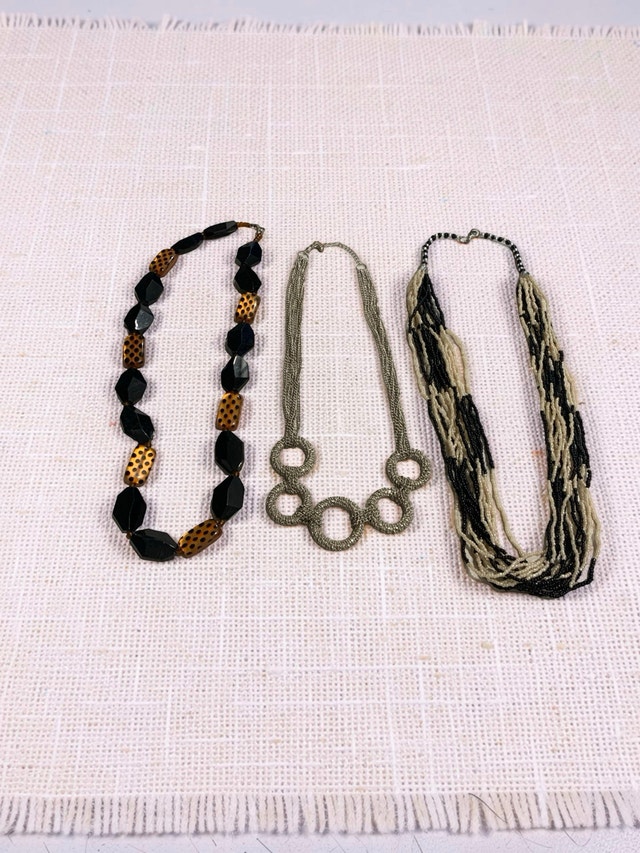 Assorted Jewelry Collection – Necklaces & Earrings! - photo 4