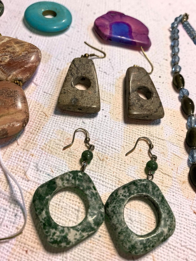 Assorted Jewelry Collection - Necklaces & Earrings - photo 4