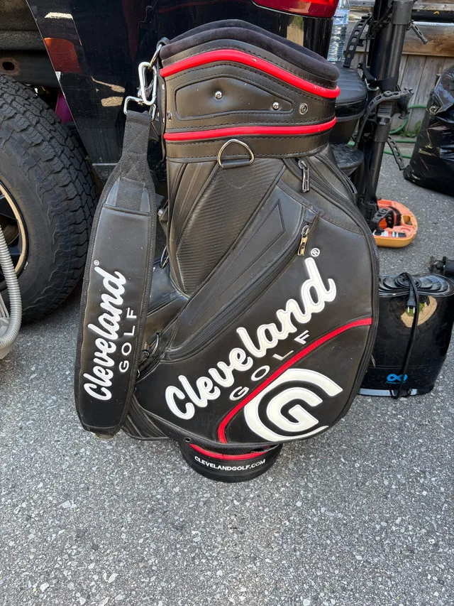 CLEVELAND TOUR GOLF BAG - LEATHER image indicator(2)