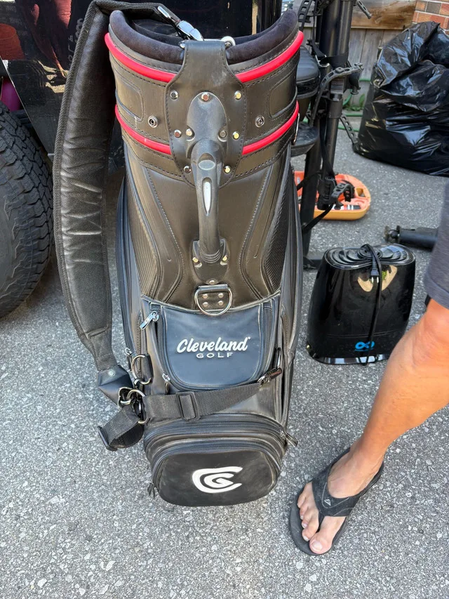 CLEVELAND TOUR GOLF BAG - LEATHER image indicator(3)