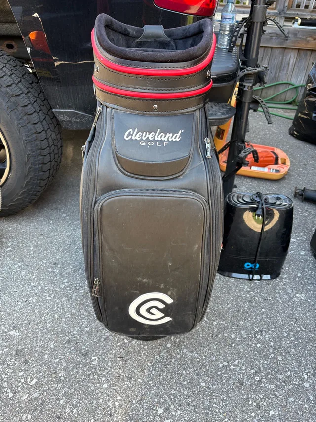 CLEVELAND TOUR GOLF BAG - LEATHER image indicator(4)