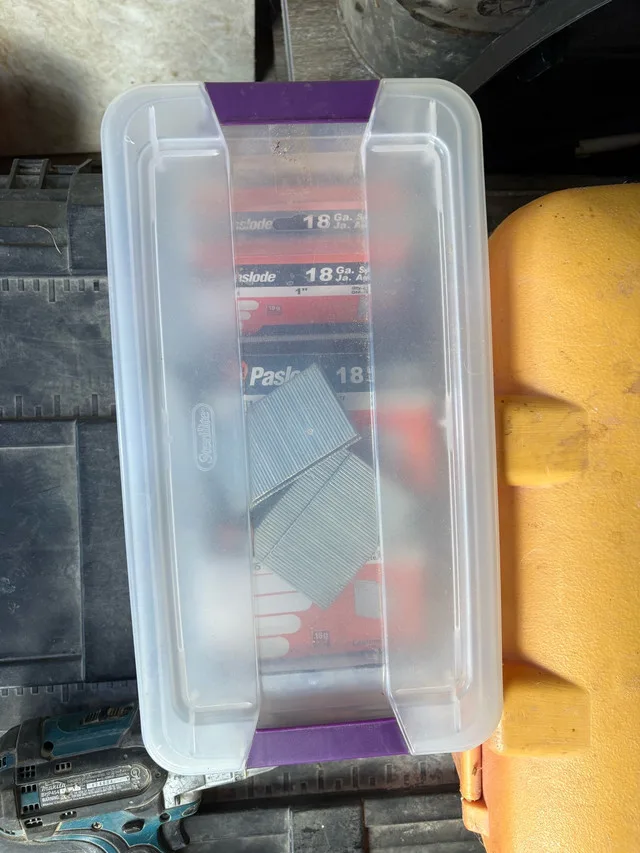 Paslode Staples - 18GA - 1/4-in Crown - 1 1/4-in image indicator(2)