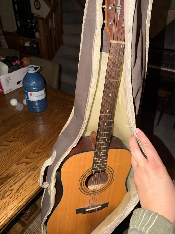 Cort Acoustic Guitar w/ Case – Great Beginner Guitar - photo 2