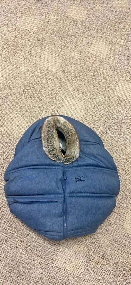Petit Coulou Winter Bunting Cover - Excellent Condition